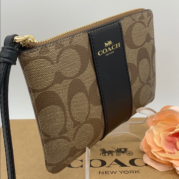 COACH Corner Zip Wristlet In Signature Canvas - Picture 2 of 8